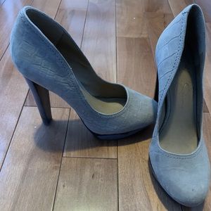 5 for $25 Jessica Simpson beige heels